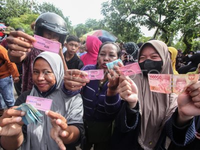 Operasi Pasar Beras Murah Di Palangka Raya Antara Foto