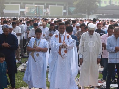 SHALAT IDUL FITRI MASJID AGUNG AL AZHAR ANTARA Foto