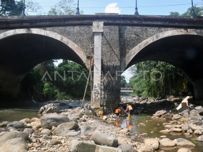 Perbaikan Jembatan Sempur Di Kota Bogor Antara Foto