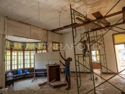 Renovasi Gedung Juang Di Palu Antara Foto