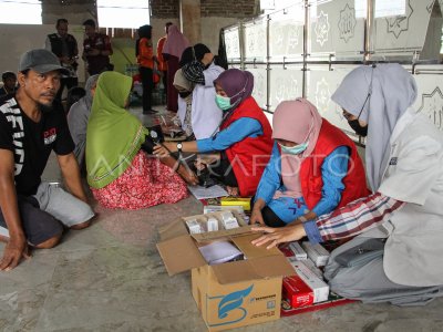 Pemeriksaan Kesehatan Bagi Warga Terdampak Banjir Di Makassar Antara Foto