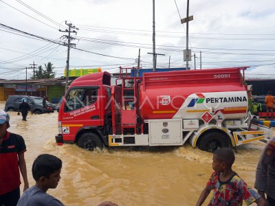 Banjir Di Kota Sorong Papua Barat Daya Antara Foto