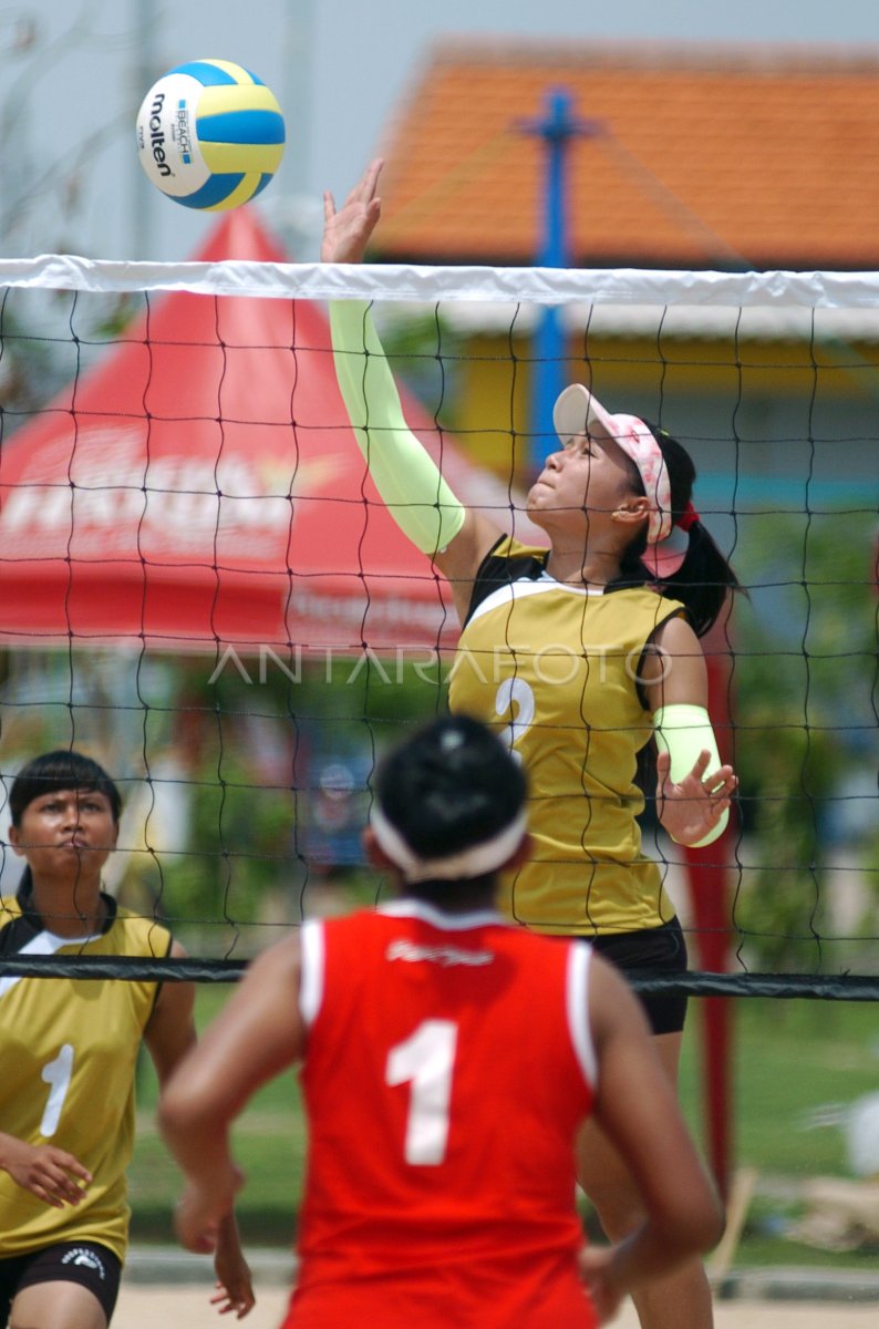 VOLI PANTAI WALIKOTA CUP ANTARA Foto