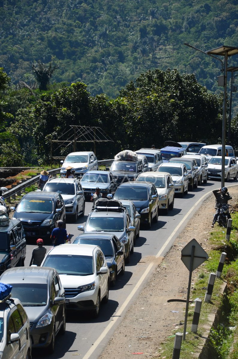 Volume Arus Balik Pemudik Antara Foto