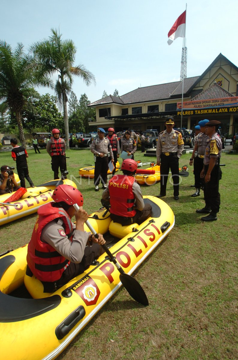 Penanggulangan Bencana Alam Antara Foto