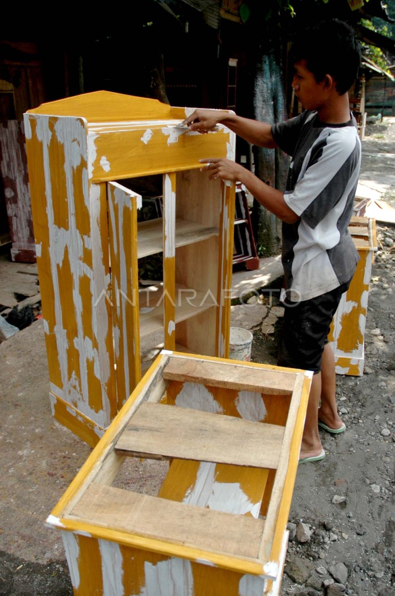 Penjualan Meningkat Antara Foto