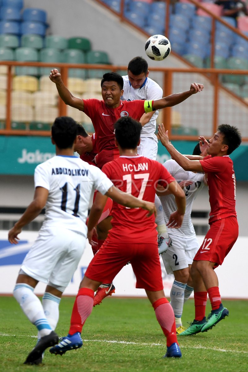 SEPAK BOLA BABAK 16 BESAR UZBEKISTAN VS HONG KONG ANTARA Foto