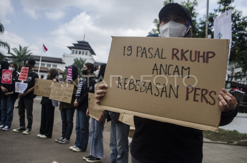 UNUK RASA MEMBELA KEBEBASAN BEREKSPRESI ANTARA Foto