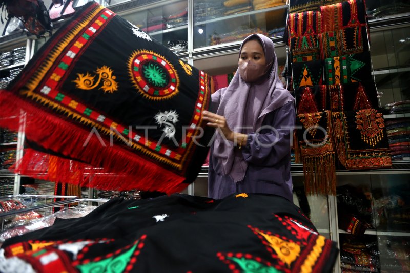 KEBANGKITAN EKONOMI SAAT LIBUR LEBARAN ANTARA Foto