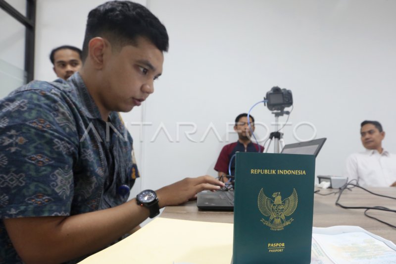 PELAYANAN PERMOHONAN PASPOR DILUAR KANTOR IMIGRASI ANTARA Foto