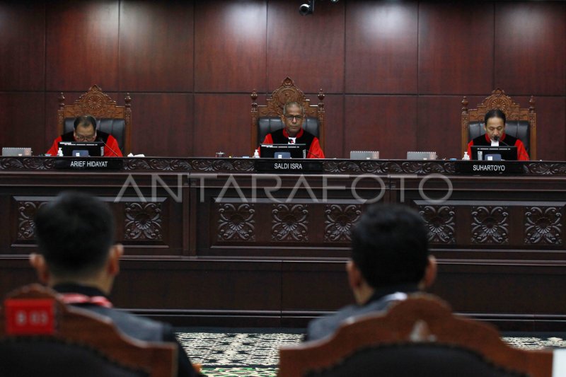 Sidang Pengujian Formil Dan Materiil UU Pilkada ANTARA Foto