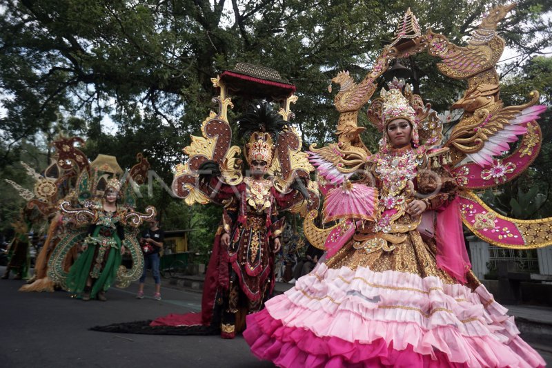 Solo Batik Carnival Antara Foto