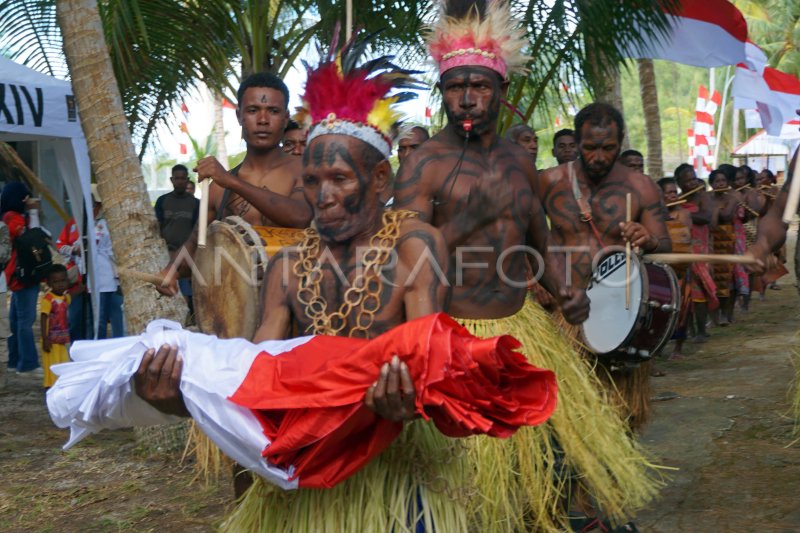 Pengibaran Bendera Di Pulau Terluar Papua Simbol Kedaulatan NKRI