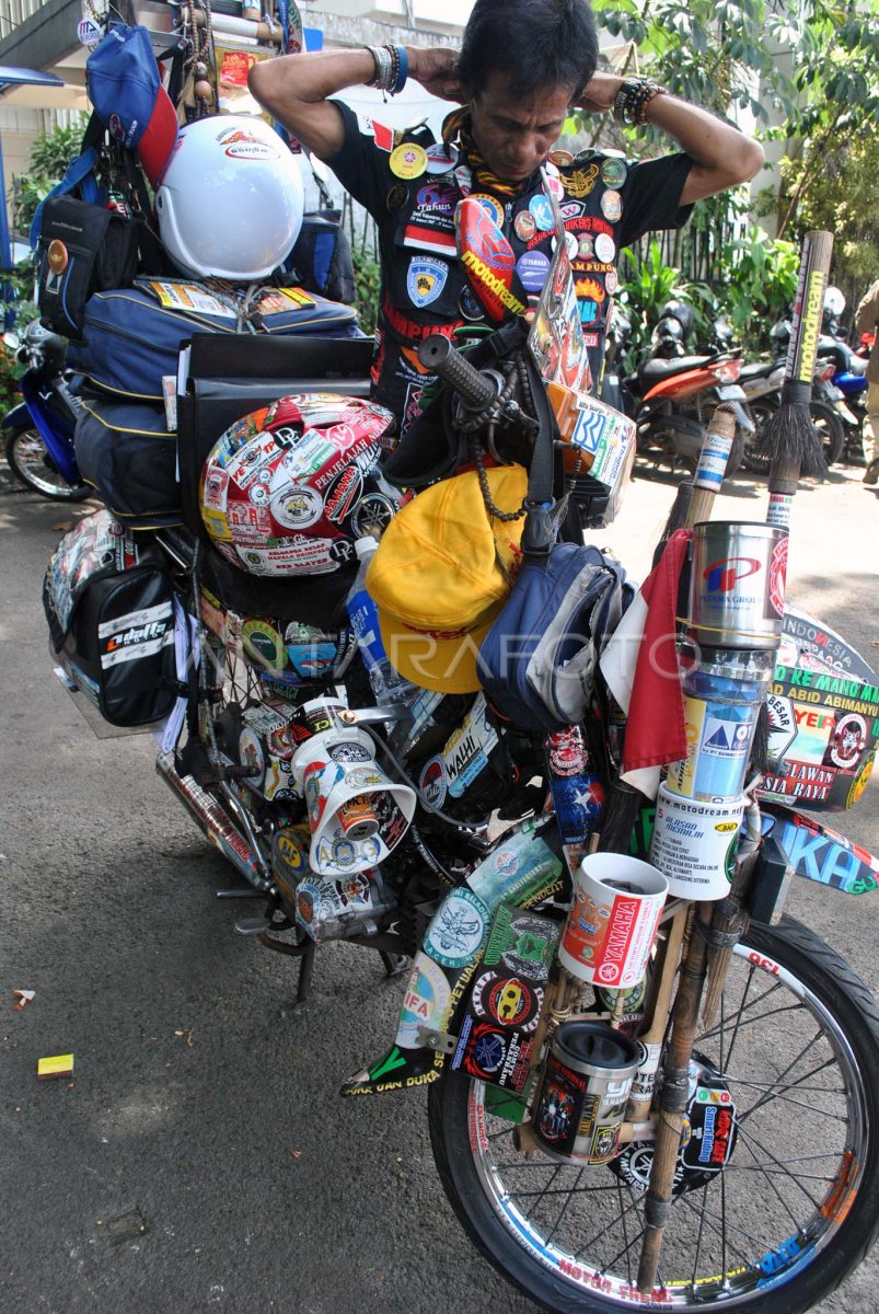 KELILING INDONESIA DENGAN MOTOR ANTARA Foto