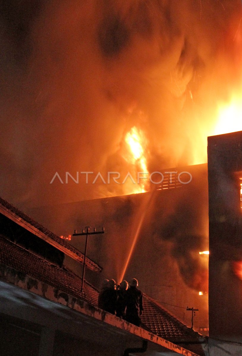 Kebakaran Ruko Surabaya Antara Foto