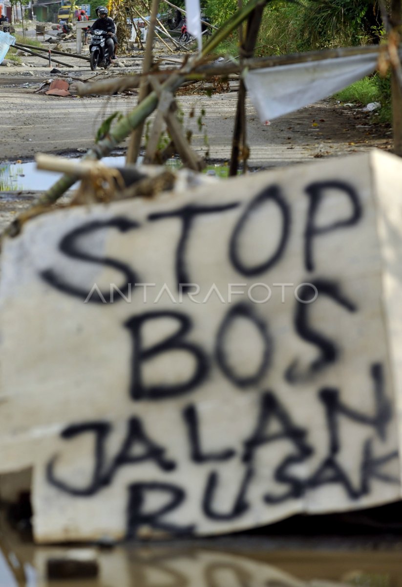 Infrastruktur Rusak Antara Foto