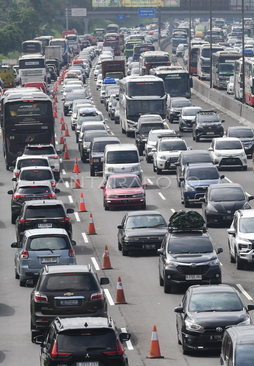 Kemacetan Arus Balik Di Tol Jakarta Cikampek ANTARA Foto