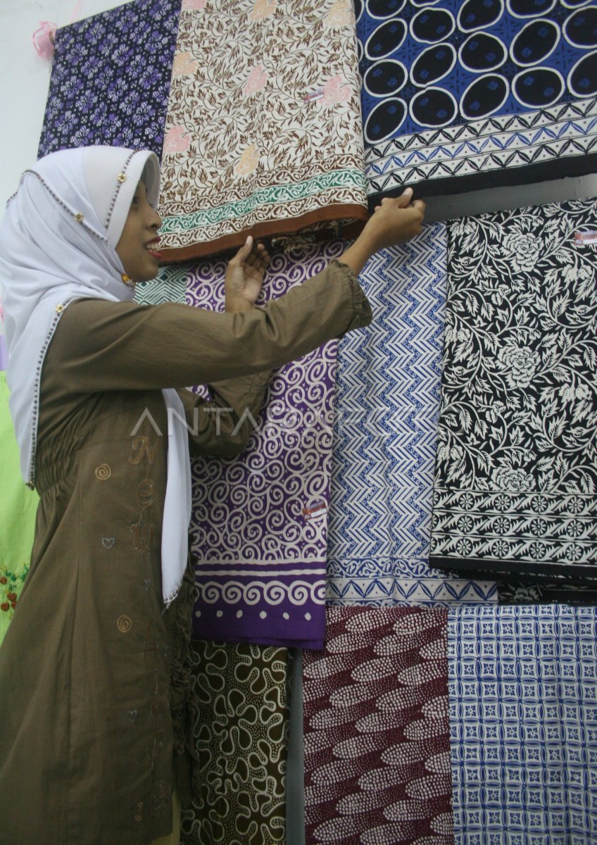 Pameran Batik Anjal Antara Foto