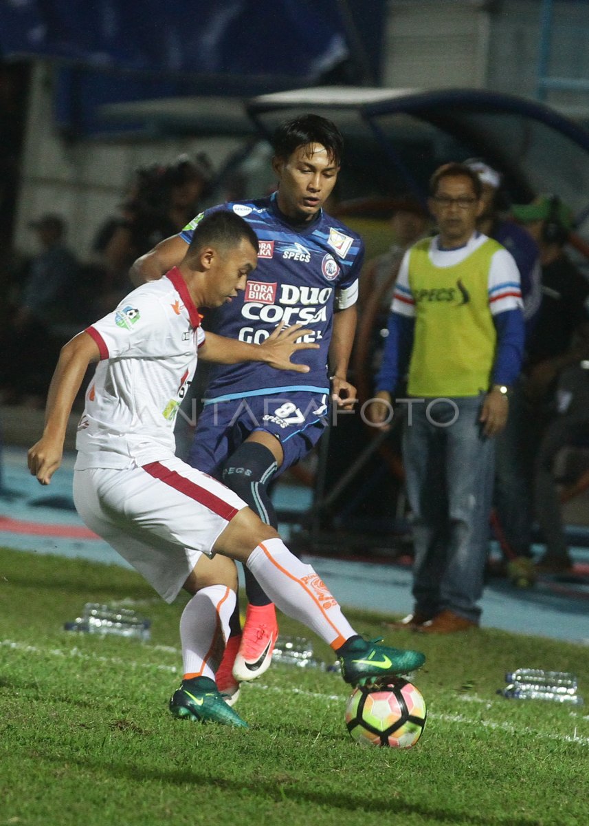 Borneo Fc Imbangi Arema Antara Foto