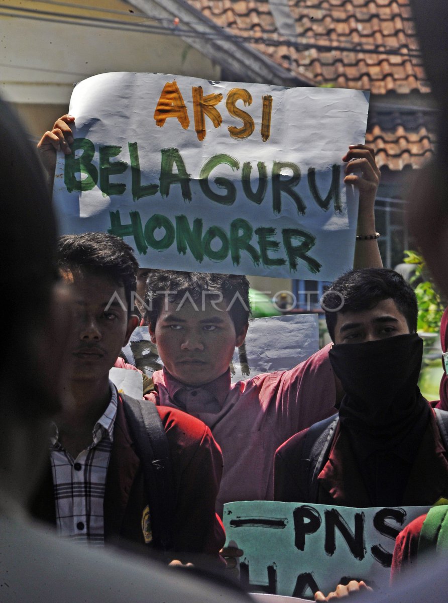 Desak Perbaikan Nasib Guru Honorer Antara Foto