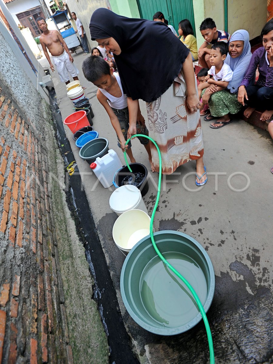 Krisis Air Bersih Antara Foto