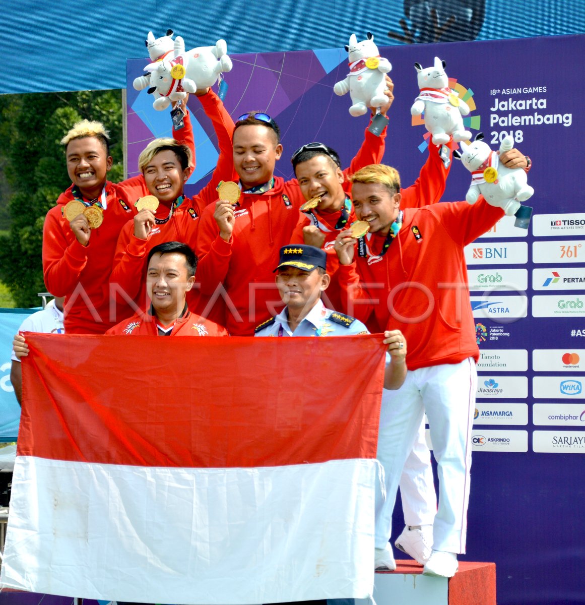 Paralayang Medali Emas Tim Putra Indonesia Antara Foto