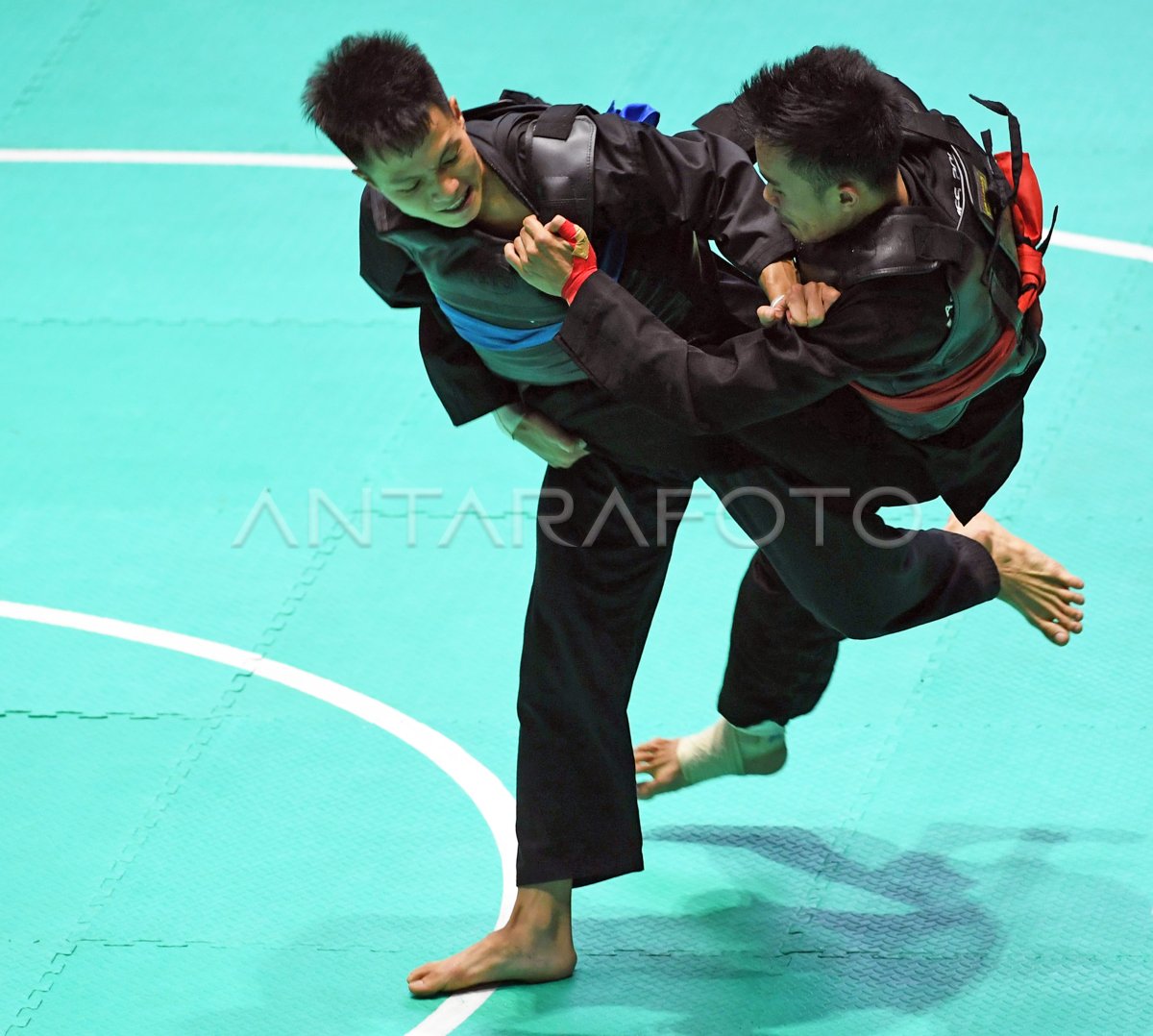 PENCAK SILAT KELAS B INDONESIA VIETNAM | ANTARA Foto