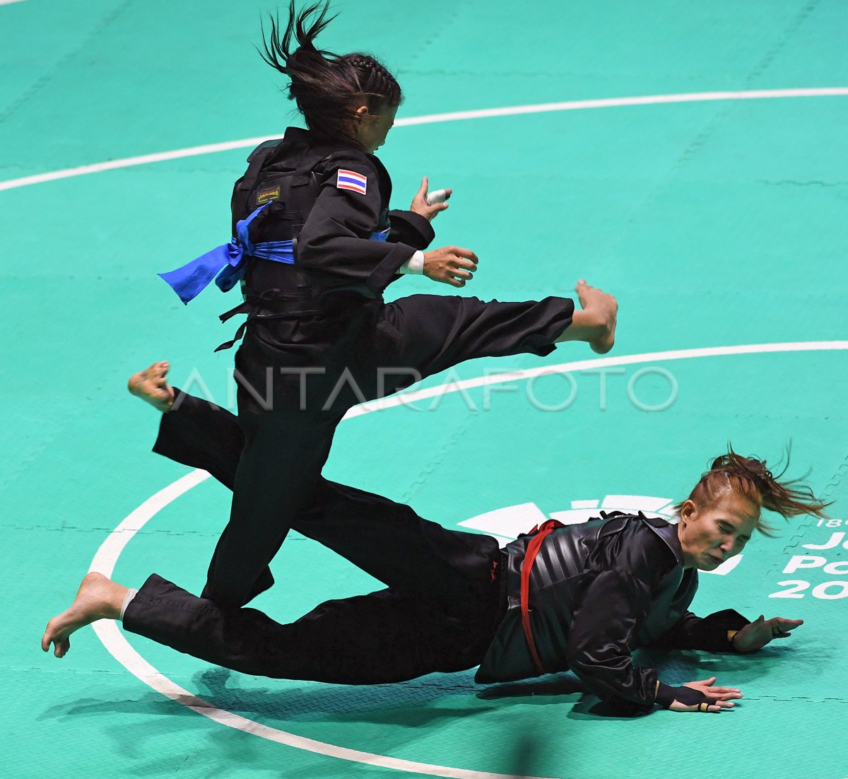 PENCAK SILAT KELAS B PUTRI INDONESIA VS THAILAND | ANTARA Foto