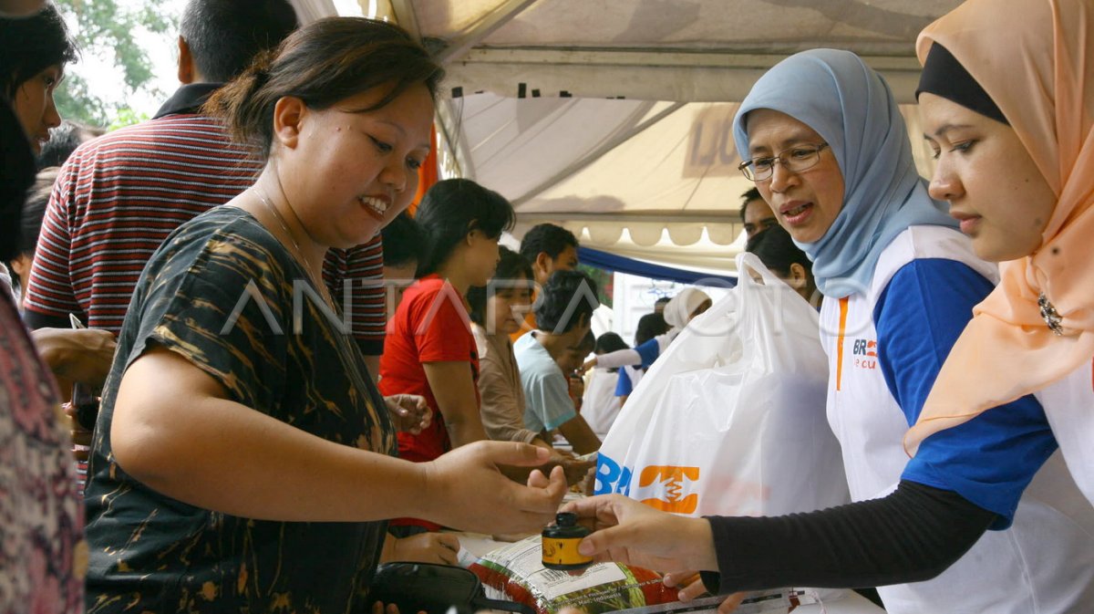 PASAR MURAH | ANTARA Foto