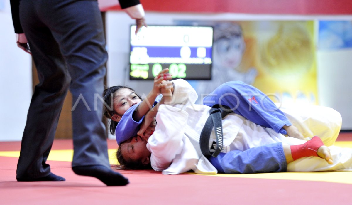 Emas Judo Putri Jabar Antara Foto 6182