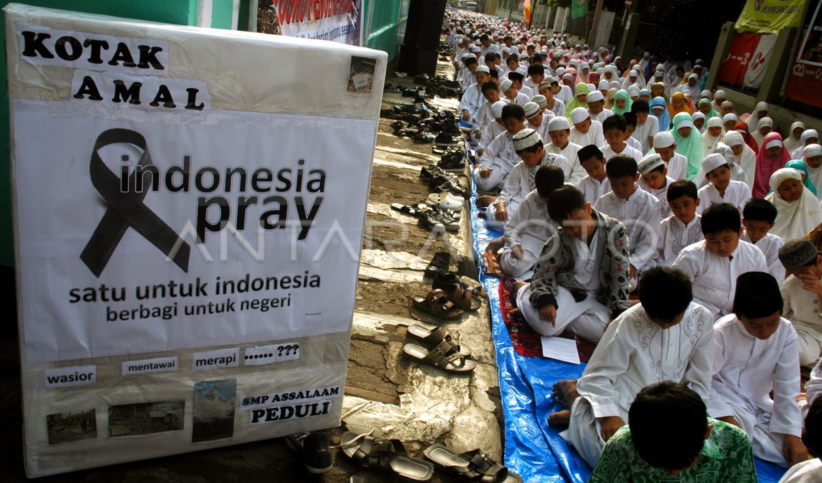 DOA UNTUK BENCANA ANTARA Foto