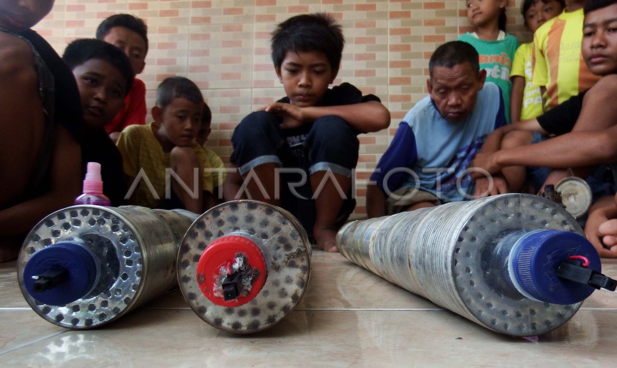 PETASAN KALENG | ANTARA Foto