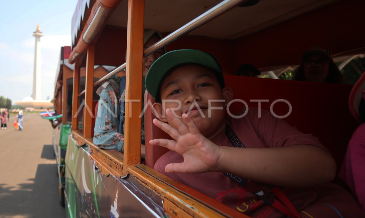 Kemenparekraf Ajak Masyarakat Berlibur Di Dalam Negeri | ANTARA Foto