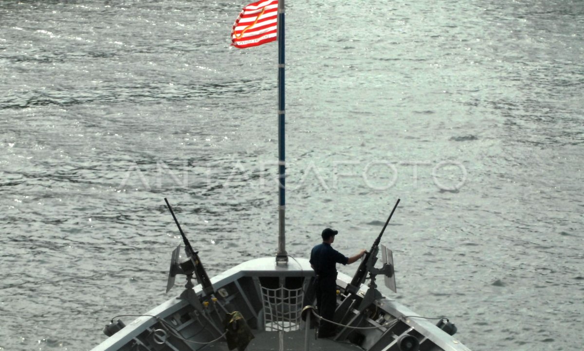 USS PORT ROYAL ANTARA Foto