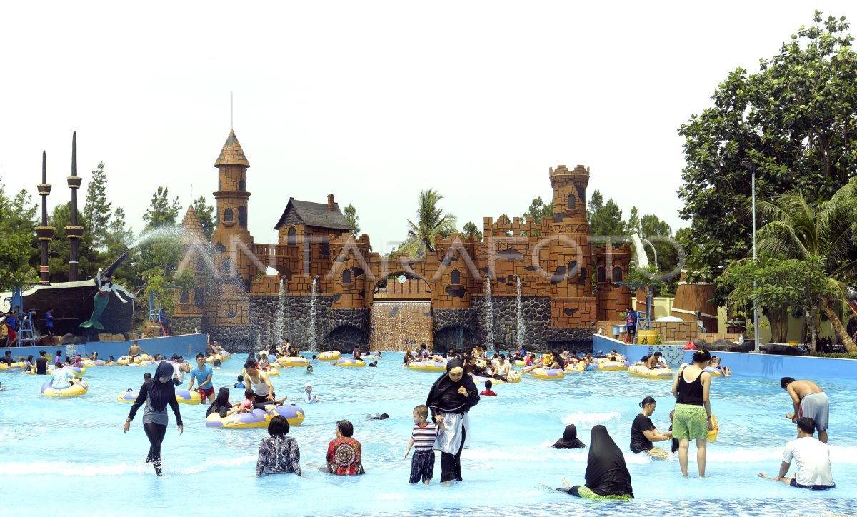WISATA AIR OCEAN PARK BSD | ANTARA Foto