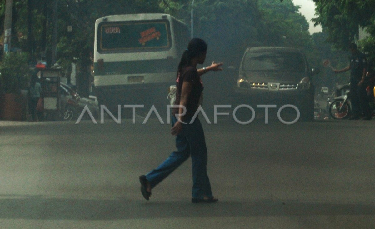 POLUSI KENDARAAN BERMOTOR | ANTARA Foto