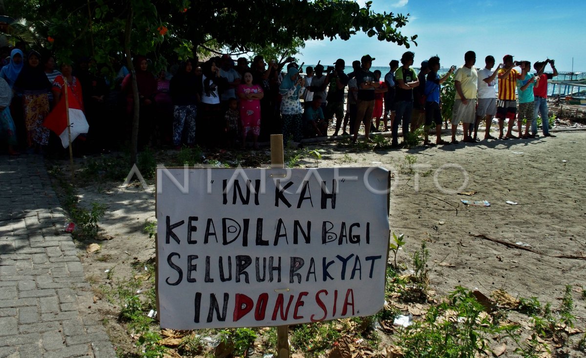 SENGKETA LAHAN PULAU PARI | ANTARA Foto