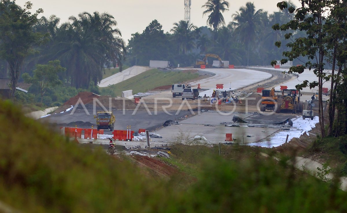 Percepatan Pembangunan Tol Padang - Sicincin | ANTARA Foto