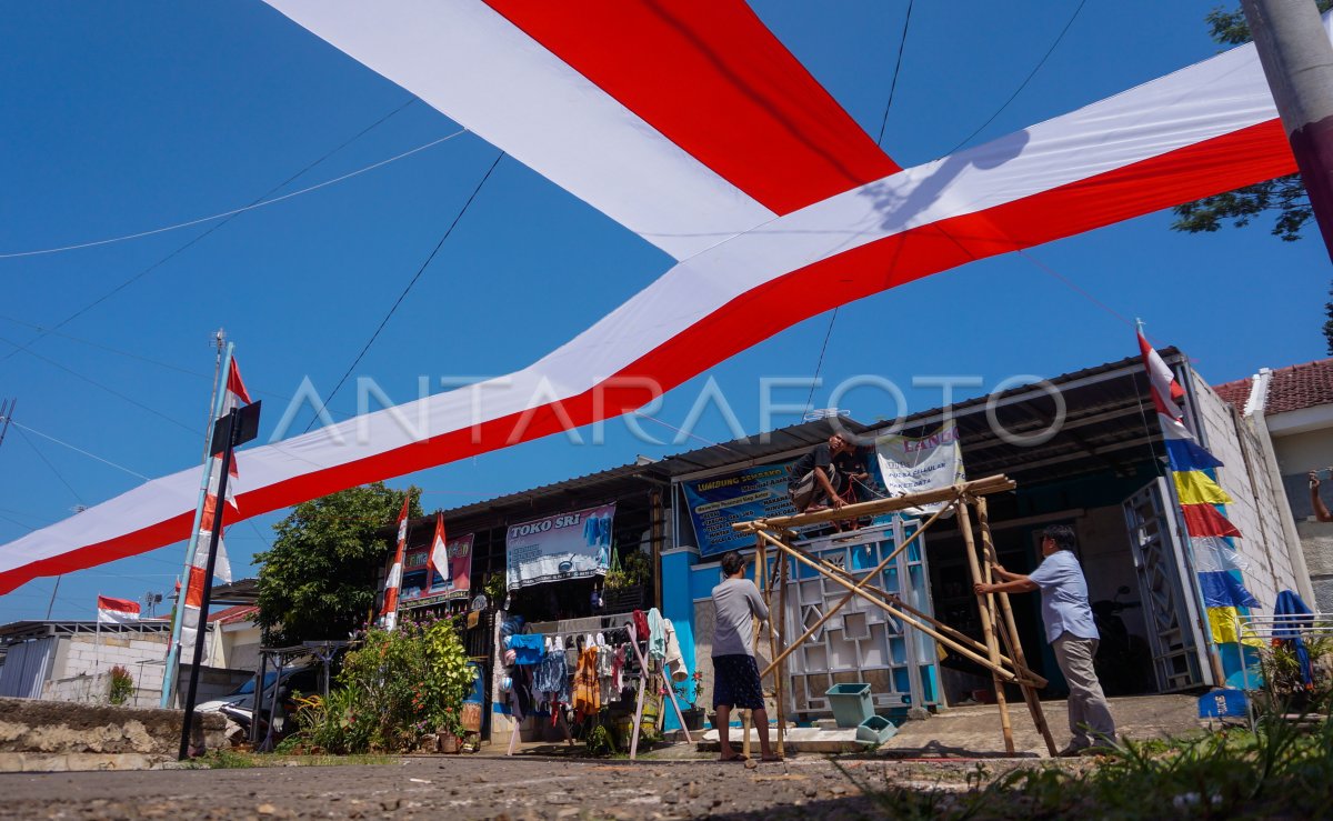 Memasang Kain Merah Putih 248 Meter Antara Foto 0214