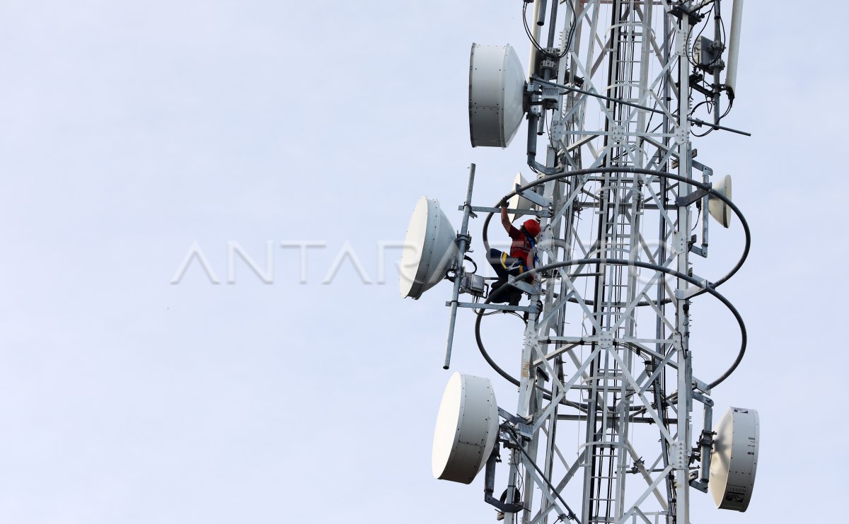 PEMERATAAN INFRASTRUKTUR JARINGAN TELEKOMUNIKASI INDONESIA | ANTARA Foto