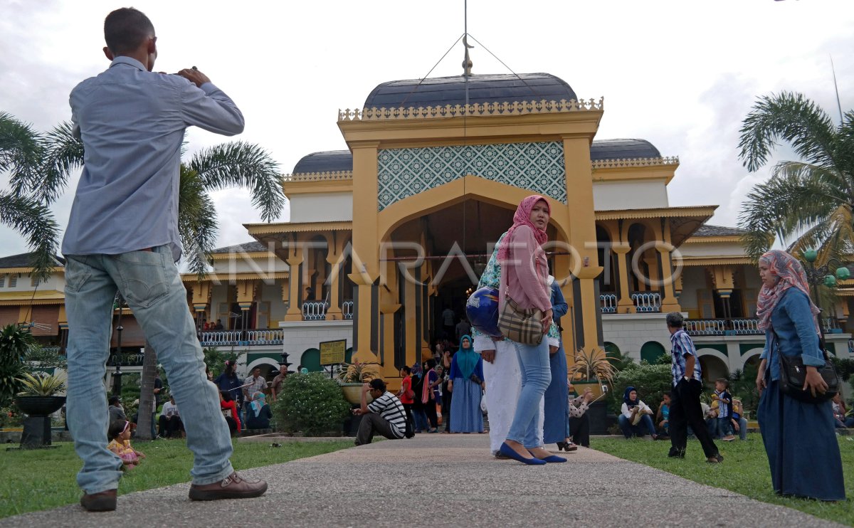 WISATA ISTANA MAIMUN MEDAN | ANTARA Foto