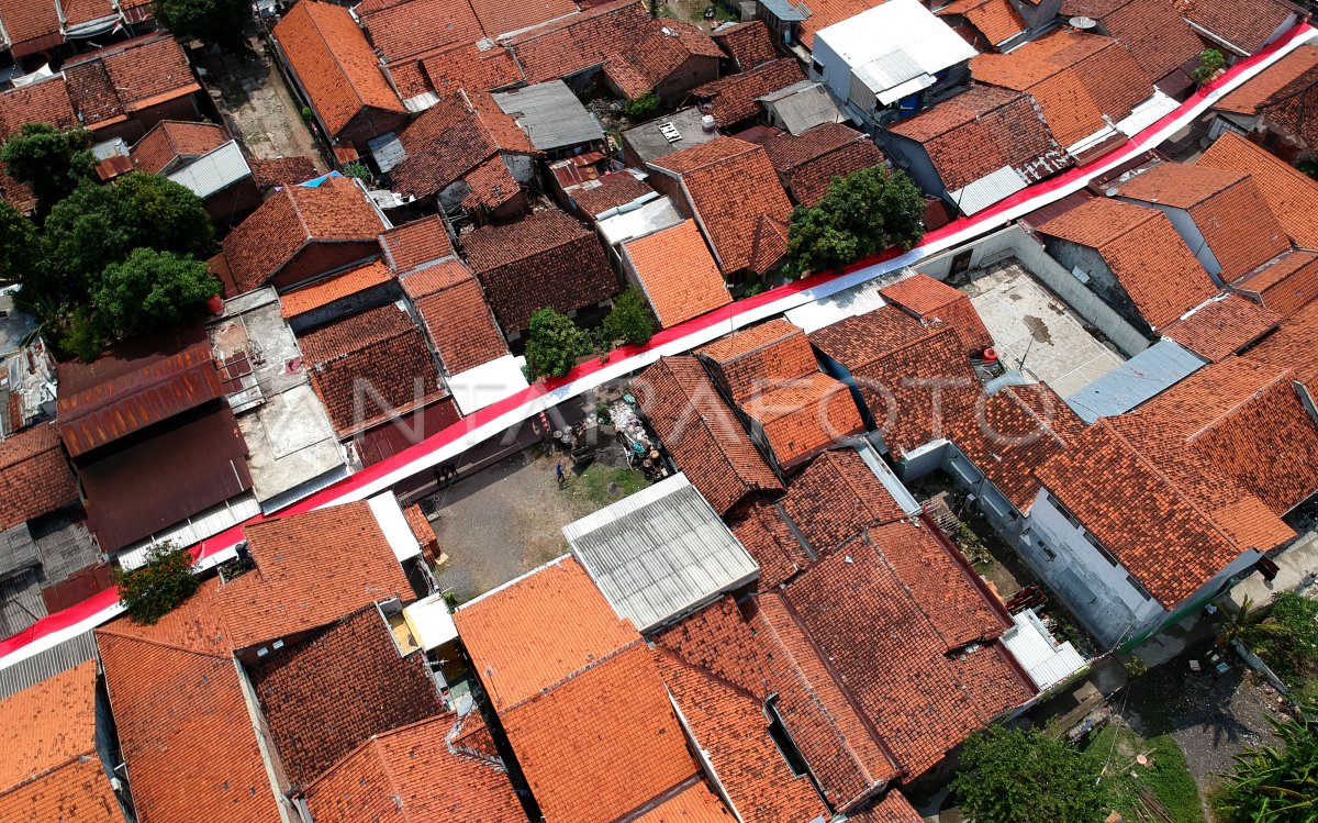 BENDERA MERAH PUTIH TERPANJANG DI TEGAL | ANTARA Foto