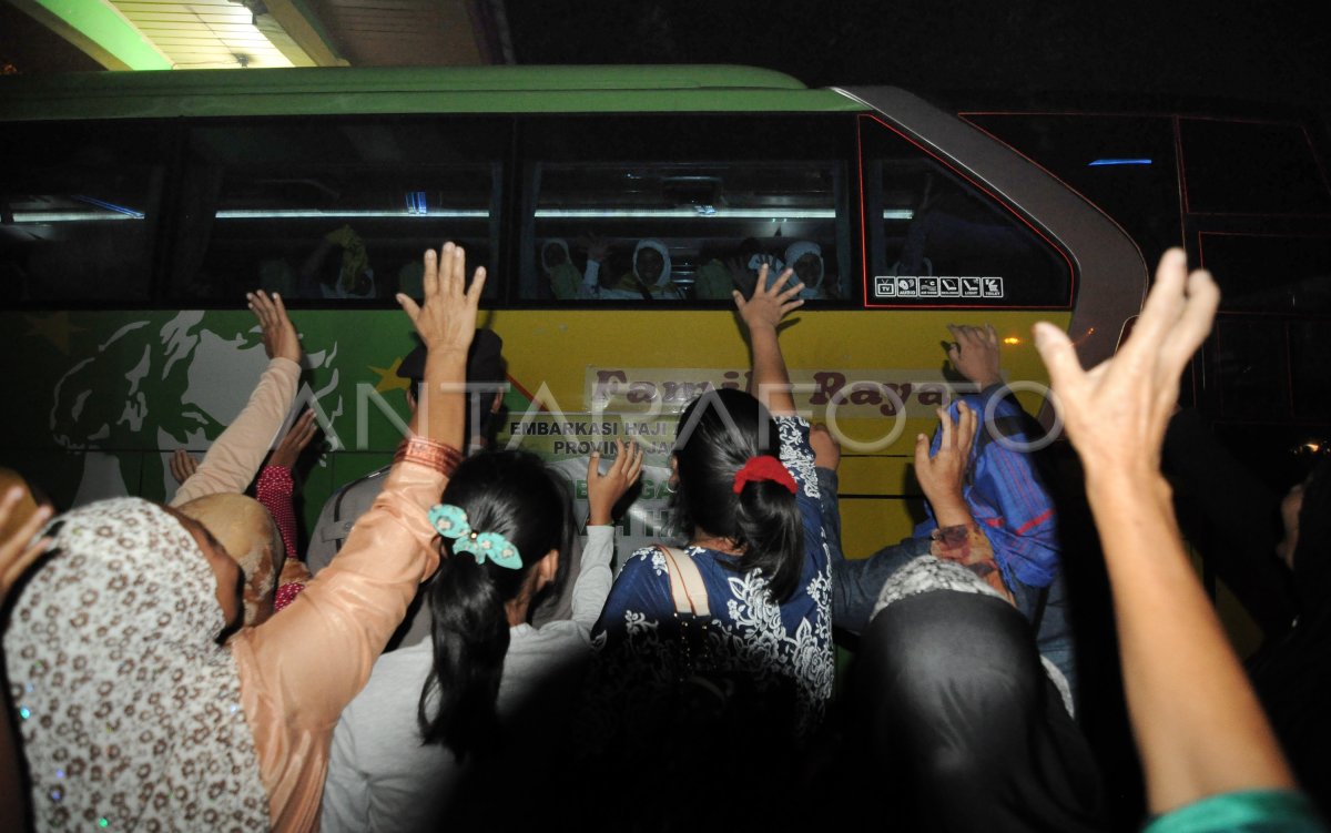 PEMBERANGKATAN HAJI DIALIHKAN KARENA ASAP
