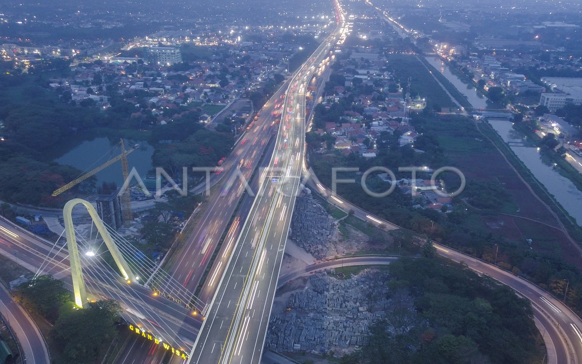 TOL LAYANG JAPEK II BEROPERASI | ANTARA Foto