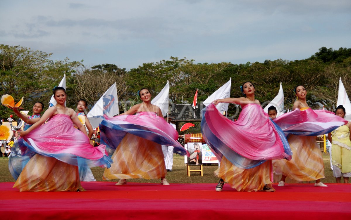 PEMBUKAAN POLEWALI MANDAR INTERNATIONAL FESTIVAL | ANTARA Foto