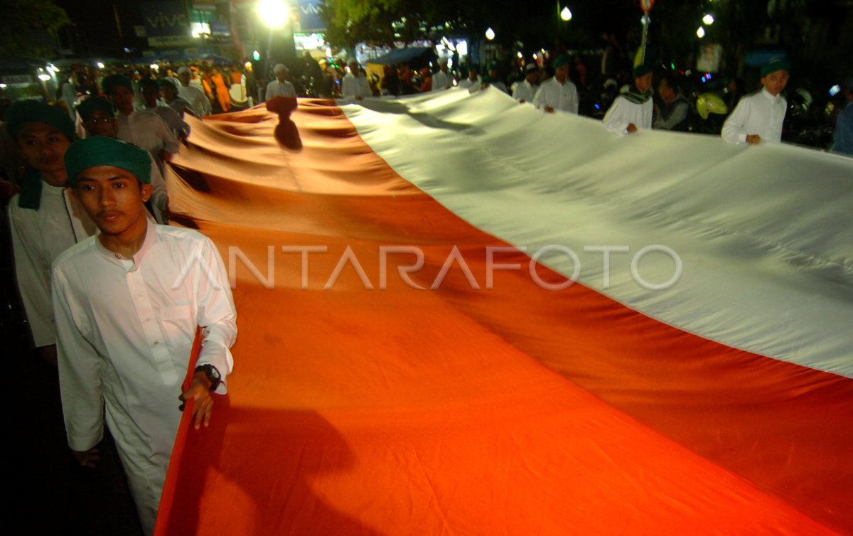 Kirab Merah Putih Antara Foto