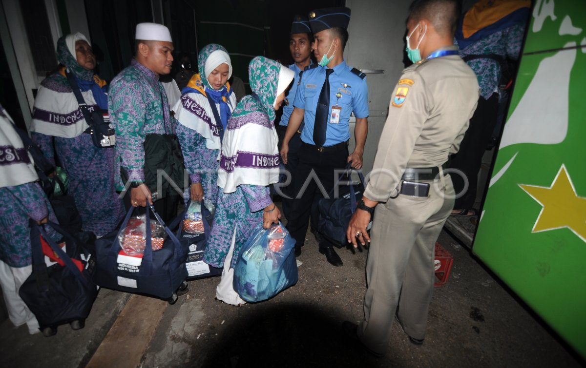 PEMBERANGKATAN HAJI DIALIHKAN KARENA ASAP