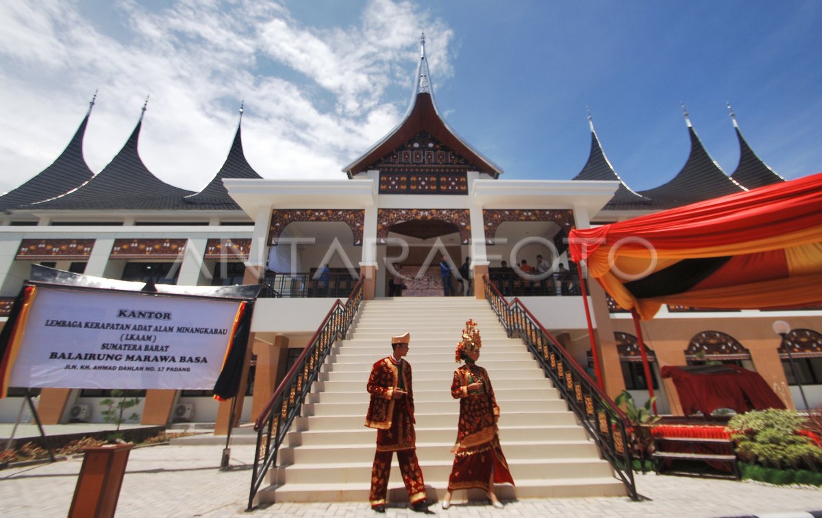 PEMBANGUNAN PUSAT KEBUDAYAAN | ANTARA Foto