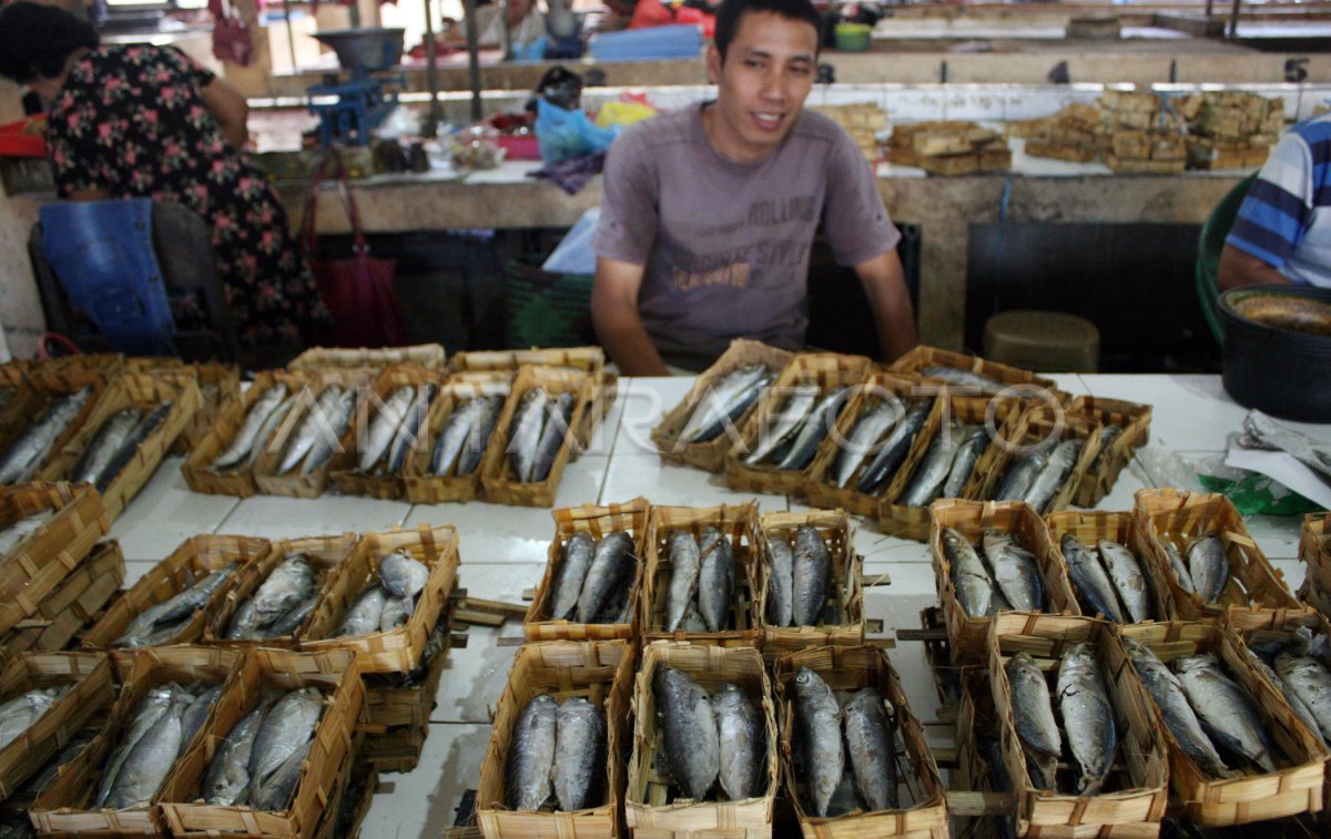 Penjualan Ikan Besek Meningkat Antara Foto 8603