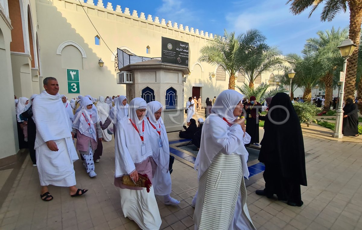 Masjid Bir Ali Tempat Miqat Jamaah Umroh Dan Haji Antara Foto